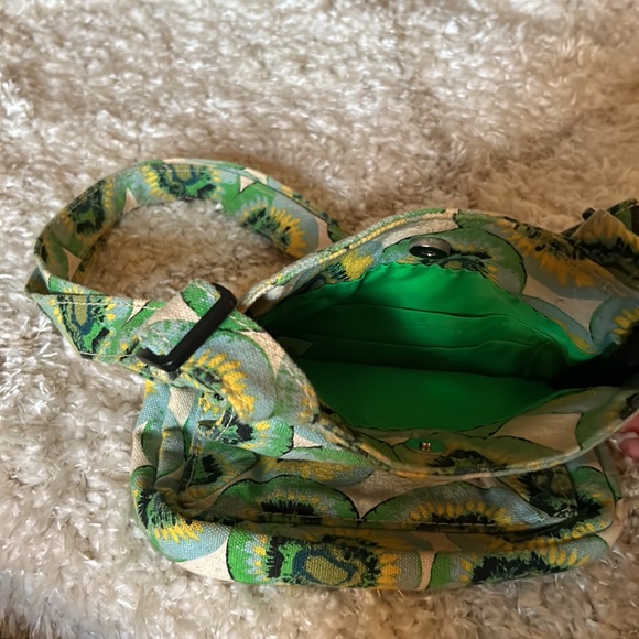 Kavu, Kiwi Crossbody Purse - Picture 4 of 4